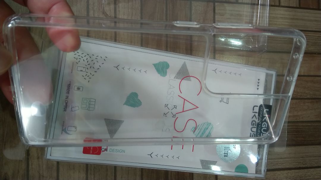 Tôi mua màu xanh đen nhưng lại giao màu trong suốt. tôi đã mua một cái trong suốt khác rồi, giá chỉ có 19.000d trên tiki. Shop có dấu hiệu *** đảo khi đăng bán màu đen hoặc xanh đen nhưng lại giao màu trong suốt rẻ hơn 10 lần. Phần lớn các sản phẩm của shop không có đánh giá, có phải đã xóa bài không?