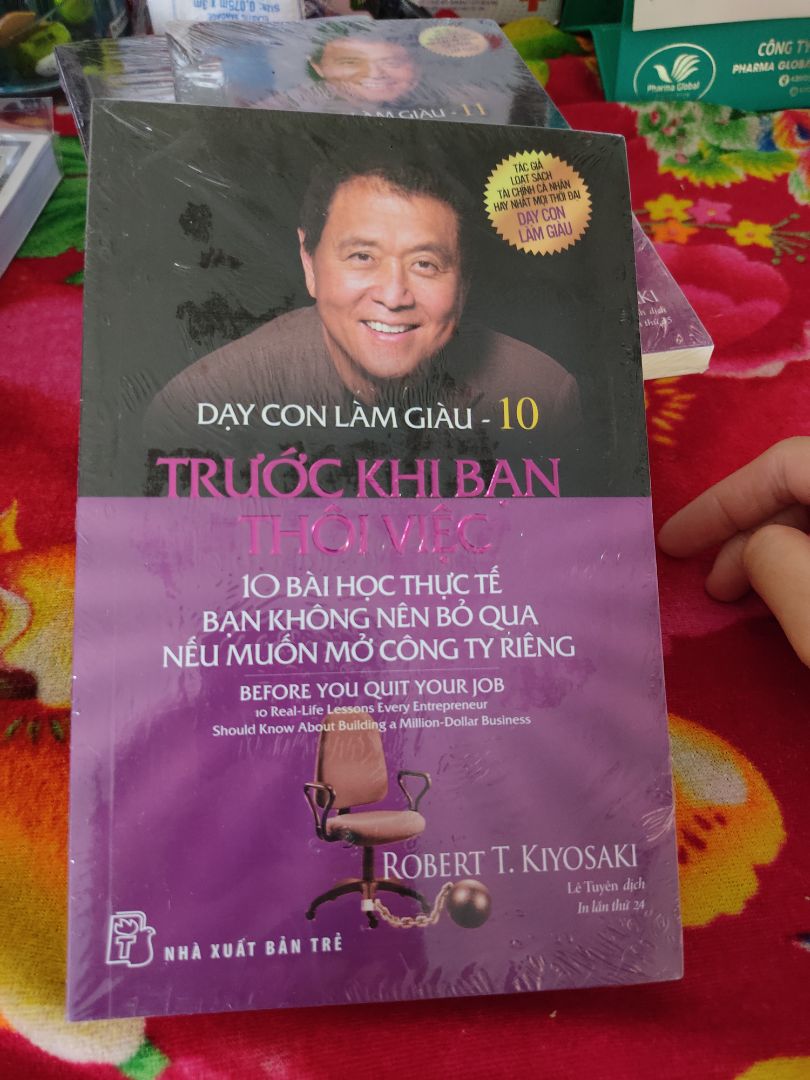 Mình thấy giới thiệu sách hay từ lâu. Được bữa sale nhiều nên mua hẳn mấy cuốn để dành đọc từ từ. Nội dung thì mọi người cũng đánh giá khá nhiều nên mình ko nhận xét nữa!