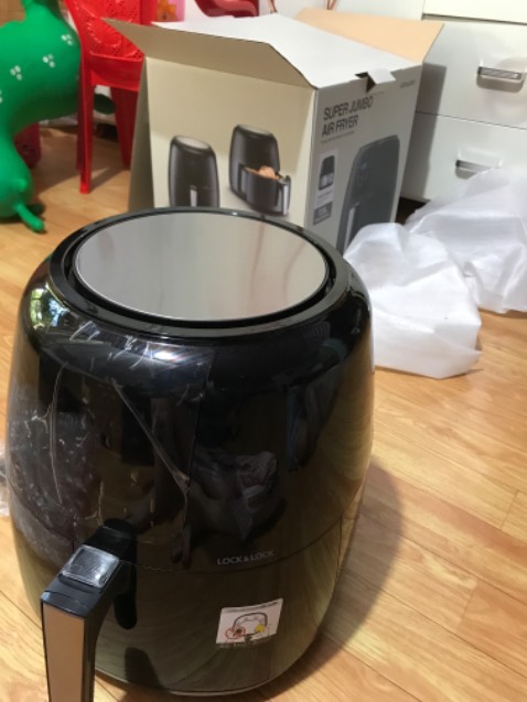 Cảm giác đầu tiên khi mở hộp ra là nồi rất to.nhận hàng nguyên đai.tiki đóng hàng cẩn thận.chưa sd nên k biết tn nhưng mik rất tin dùng khi mu đồ trên tiki.mik mua hôm 15/8 sale khủng cònn2099k cho 1 sp chính hãng.mua nồi còn dc tặng 1 máy làm sữa chua của hãng. trộ ôi tuyệt vời. mọi nên nên mua nhé.hàng tiki chất lượng mà giá thành lại rẻ hơn những chỗ khác