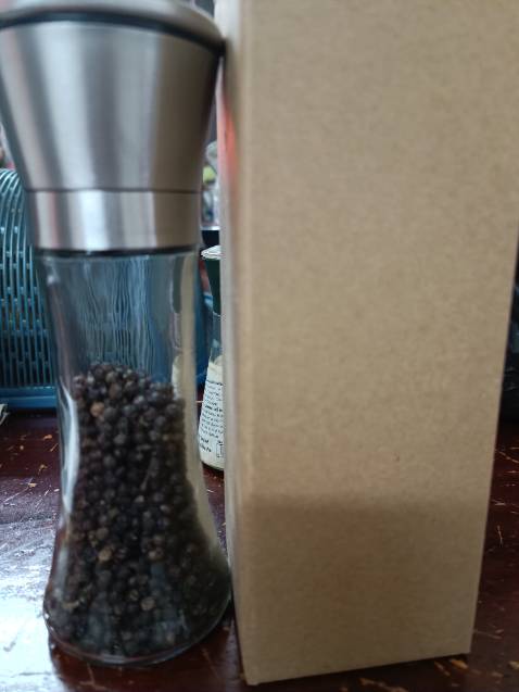 Nhỏ gọn, cầm chắc tay, xây nhẹ và hạt kg nhuyễn lắm nha. Với mình loại hạt sau khi xảy vậy là đạt. Giá cũng OK nhất trong các loại. Like Tiki, gói hàng quá cẩn thận luôn, 3 thùng 😁