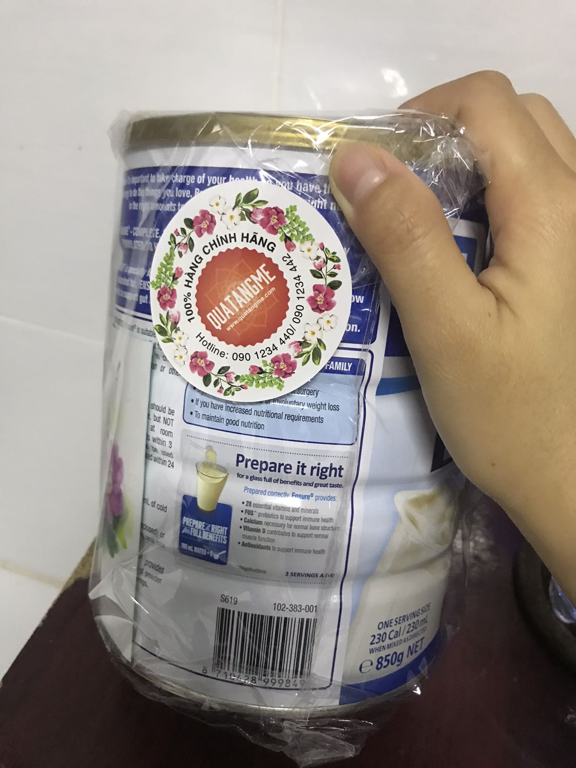 Lúc ra nhận thấy cái hộp bung ra như hình muốn đau tim, ko hiểu sao bên tiki đã note chữ rất bắt mắt là hàng cực kì dễ vỡ mà bên vc vẫn quăng hàng ko thương tiếc, hên ở trong hộp sữa vẫn nguyên vẹn. Lúc ra nhận thấy cái hộp bung ra như hình muốn đau tim, ko hiểu sao bên tiki đã note chữ rất bắt mắt là hàng cực kì dễ vỡ mà bên vc vẫn quăng hàng ko thương tiếc, hên ở trong hộp sữa vẫn nguyên vẹn.