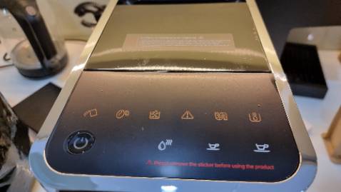 Máy sử dụng dễ dàng. Pha cafe tốt, thơm