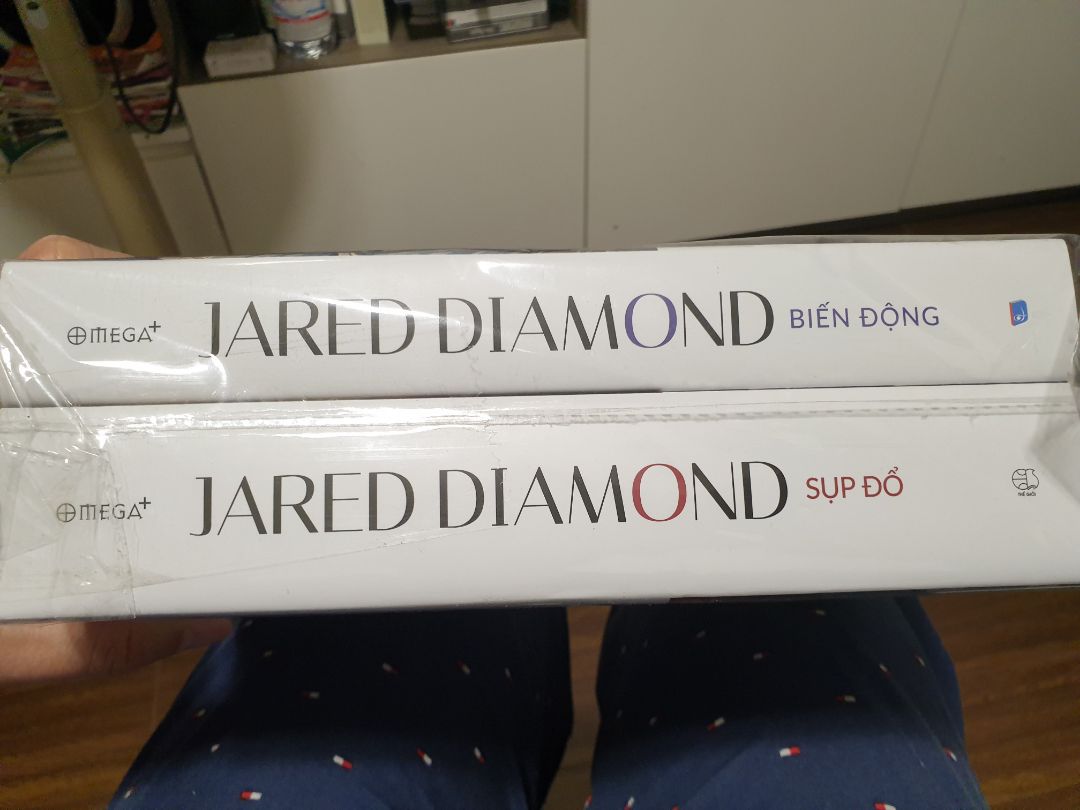 mình order 1 bộ, nhà sách chuyển đến 1 bộ khác.