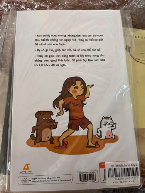 Oi sách của pương pương thì là gu toi roi mà có tặng kèm cái móc khoá với mí tấm card quá là dẽ thưnnnnn huhu. Còn được pương pương kí nựa, đã quá ò, quá là xịnnn. 5 sao là ko đủ TvT