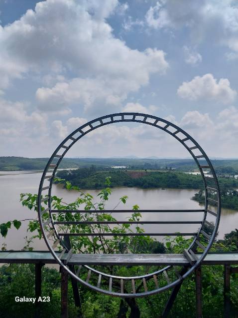 Đục dùng rất ok . Nhưng cán hơi dài .sẽ ủng hộ