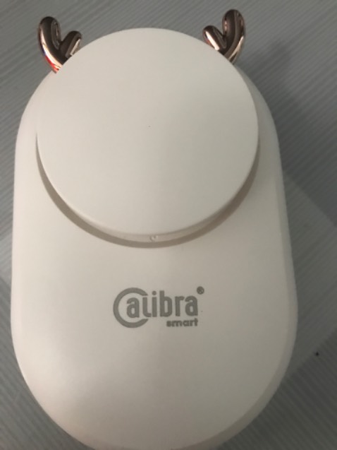 Quạt nhỏ gọn và mát ! Lâu hết pin! Cám ơn shop!