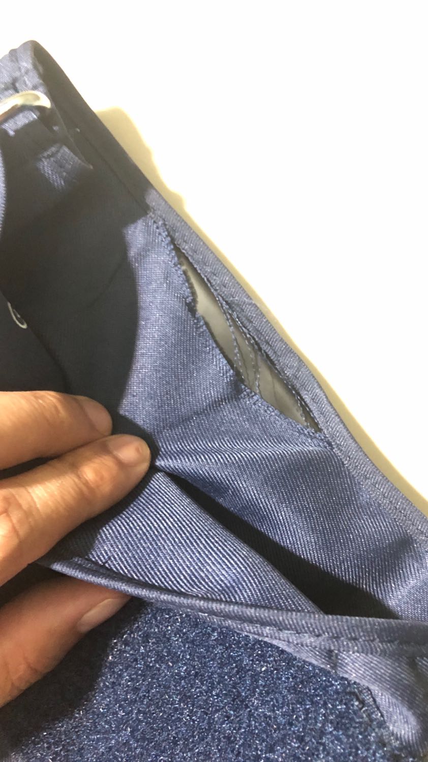 Sản phẩm bị rách. Nhưng do dịch k trả đc. Bên shop tư vấn nhiệt tình