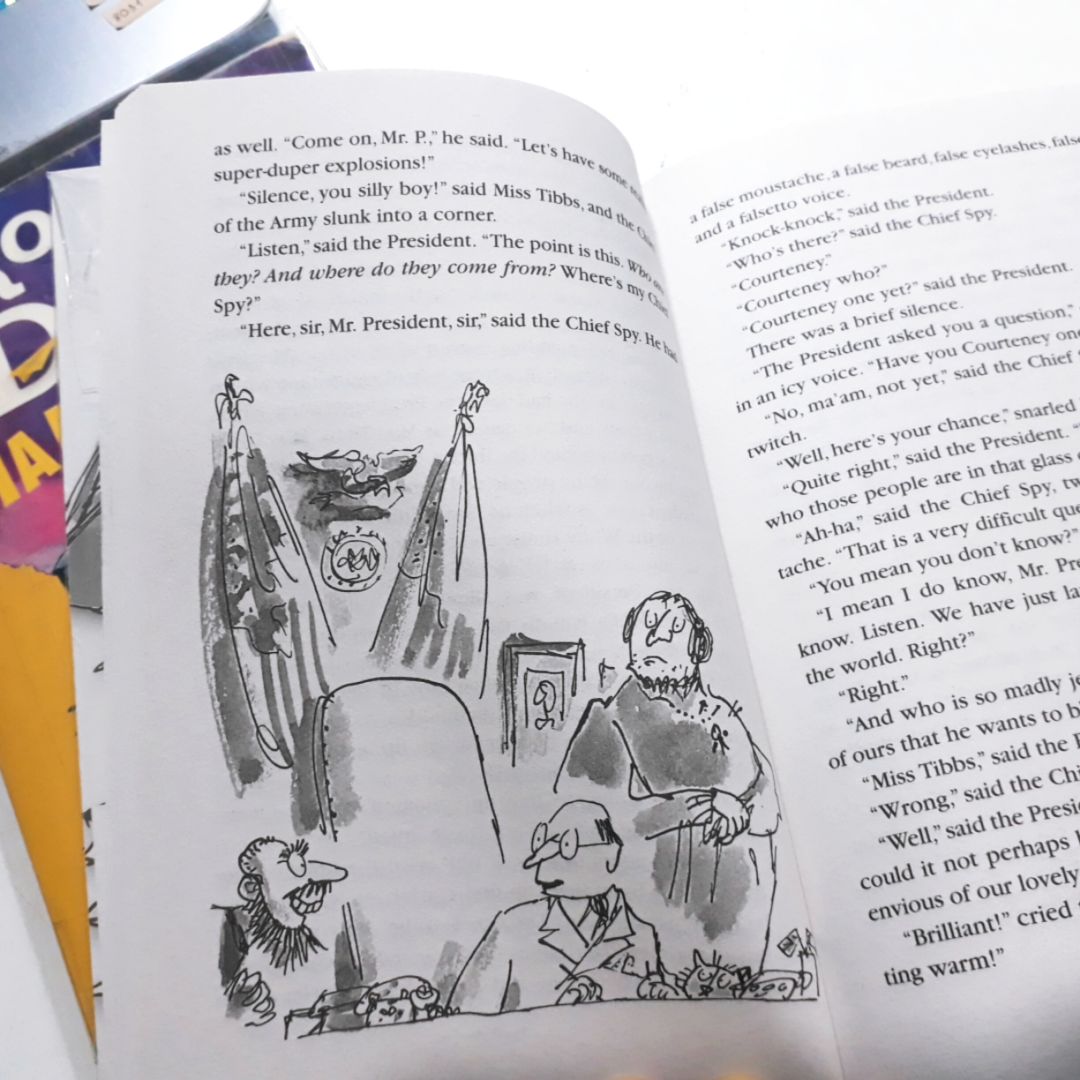 Sách được giao nhanh, đóng gói kĩ càng và chỉnh chu. Nội dung sách cuốn hút, thú vị và phù hợp với lứa tuổi thiếu niên. Sách còn có tranh minh họa siêu dễ thương.
