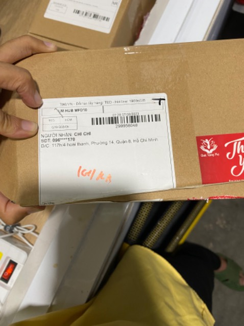 Thất vọng từ cách làm việc vô trách nhiệm của shop cho đến cách bảo vệ người tiêu dùng của TiKi
1. Sản phẩm 500 lần dùng nhưng khi đến tay người tiêu dùng còn date chư đến 1 năm . Ngày nhận 7.8.2023, date trên sản phẩm 7.2024. 
2. Yêu cầu đổi trả trên hệ thống liên tục báo lỗi, minh đã làm lại nhiều làn nhưng vẫn lỗi. Không có được 1 nv trực nào để hỗ trợ trực tiếp.