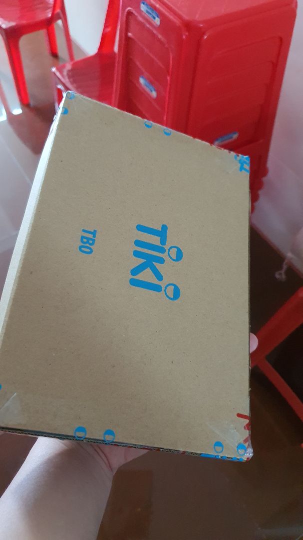 giao nhanh. đóng gói tốt.
lần đầu rất khó mang. không biết có tác dụng không. cần thời gian mới thấy được. 
sản phẩm tốt. đàn hồi cao. ôm sát. có lẽ hỗ trợ tốt cho ngưòi giản tĩnh mạch nhưng công việc thường xuyên đứng và đi lại nhiều.