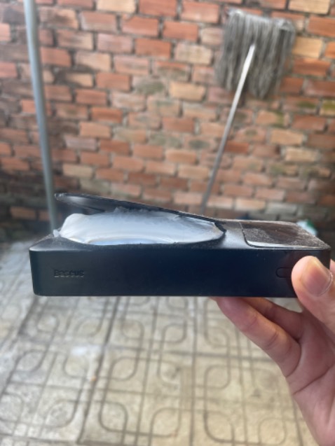 Sau một thời gian để trên kệ thì bị tình trạng này sợ nổ quá