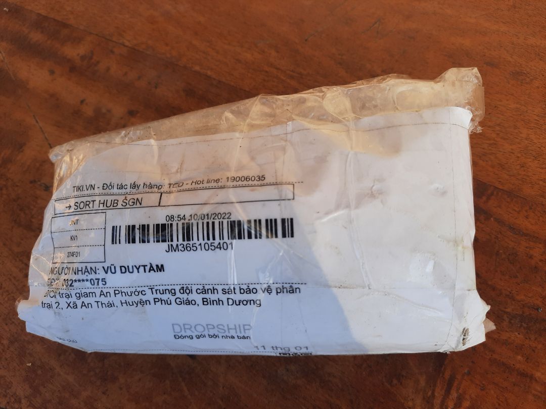 giao hàng thiếu đặt 2 bình mà shop giao 1 nhắn tin yêu cầu giao thêm shop trả lời cho qua chuyện không giải quyết yêu cầu phản hồi từ người mua hàng