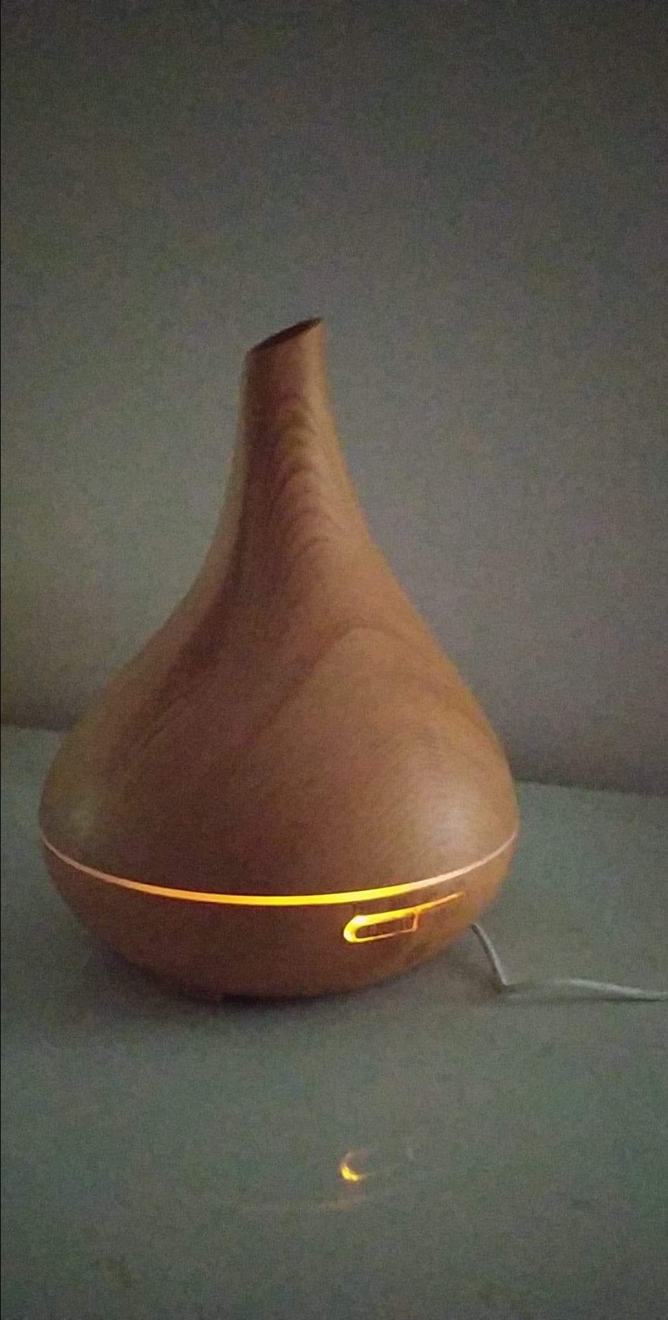 tinh dầu thơm, mùi dễ chịu chứ ko nồng hắc. sẽ tiếp tục ủng hộ shop