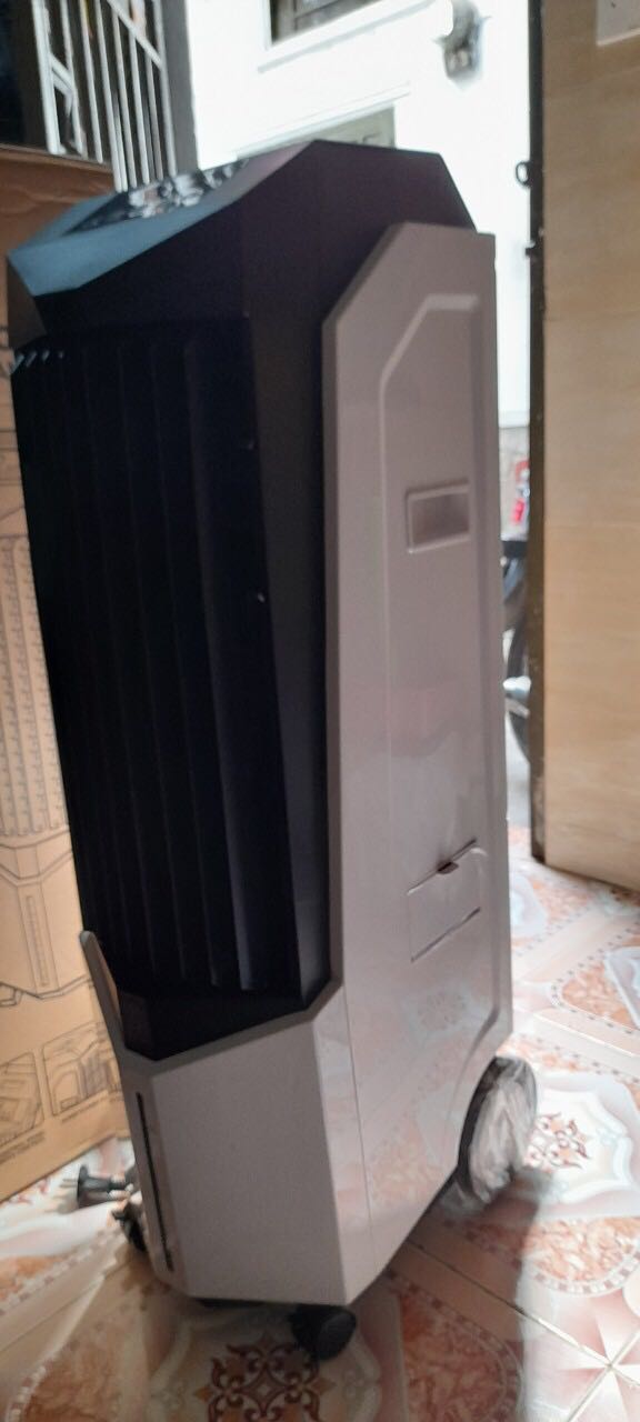 Mùa nóng này mà xài quạt này là hết sẩy, quạt mát lắm. Giao hàng hơi lâu, nhưng chất lượng là ok, mua ngay dịp sale nên rẻ hơn nhiều so với nơi khác