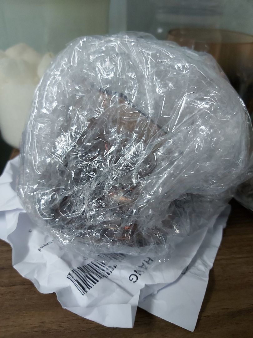 Tiki giao hàng thủy tinh mà đóng gói cẩu thả quá,  tôi mua 3 cái bị bể một cái