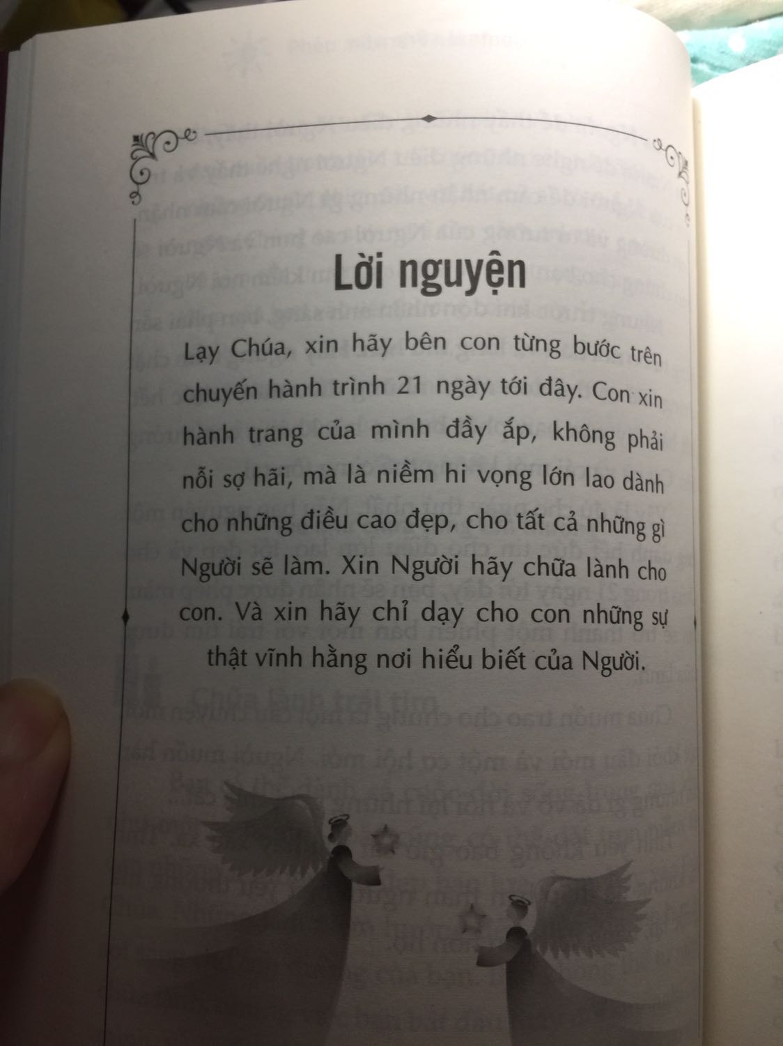 Sách rất đẹp, cuốn sách là 21 ngày thực hành để chữa lành bản thân và tiến gần với Yêu Thương!