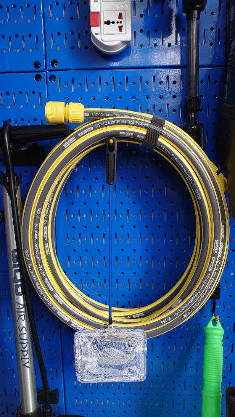 chất lượng tốt, thiết kế chống gập, 1 đầu ống có tính năng ngắt nước chờ thiết bị rất hay.