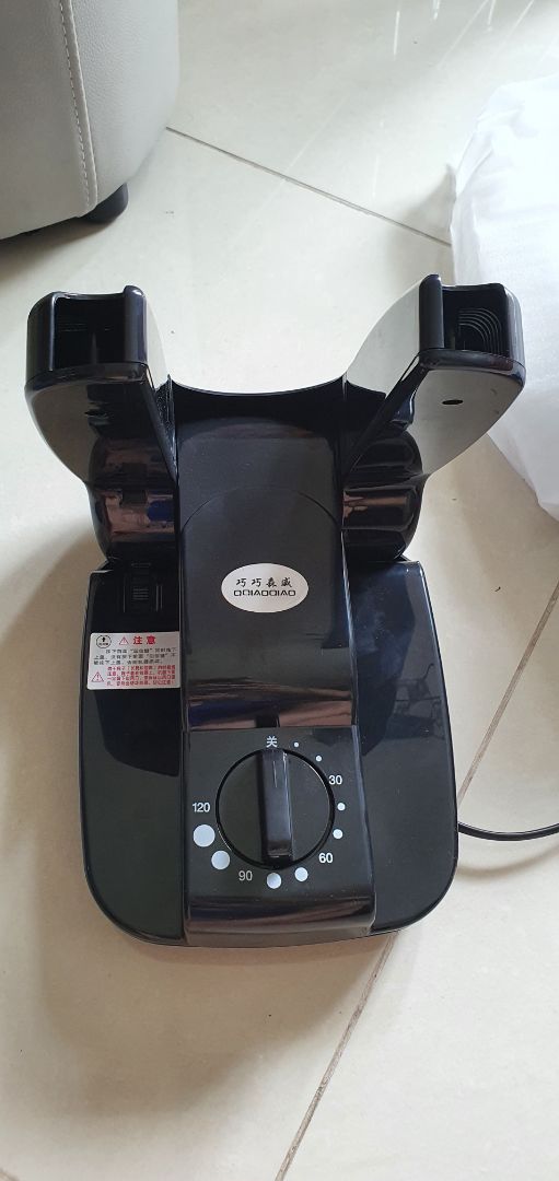 hộp bên ngoài như bị nước ướt móp méo, bong tróc, sản phẩm bên trong thì không giống mô tả và hình ảnh quảng cáo, toàn chữ tiếng Trung