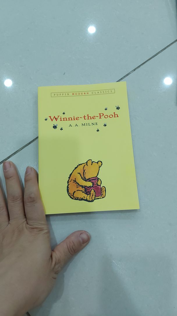 sách chữ nhiều nhưng dễ đọc. cuốn sách bé cầm vừa tay. giấy in đẹp. giao nhanh