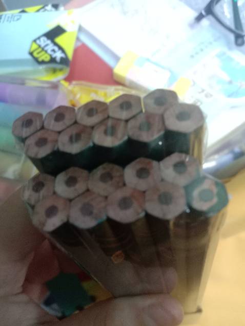 Chưa dùng thử nên chưa xác định nhưng nhìn bên ngoài thì bút có vẻ chắc chắn.