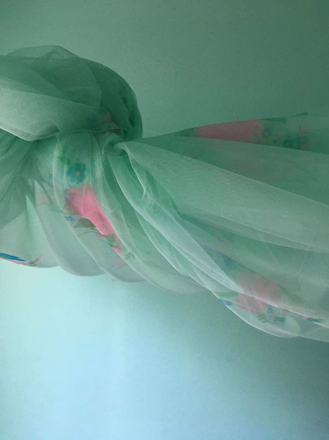 Mùng rất đẹp . Giá cả vậy là hợp lý. Màu xanh nhìn mắt mẻ hẳn. Đóng gói cẩn thận. 
Nếu có nhu cầu sẽ tiếp tục ủng hộ shop.