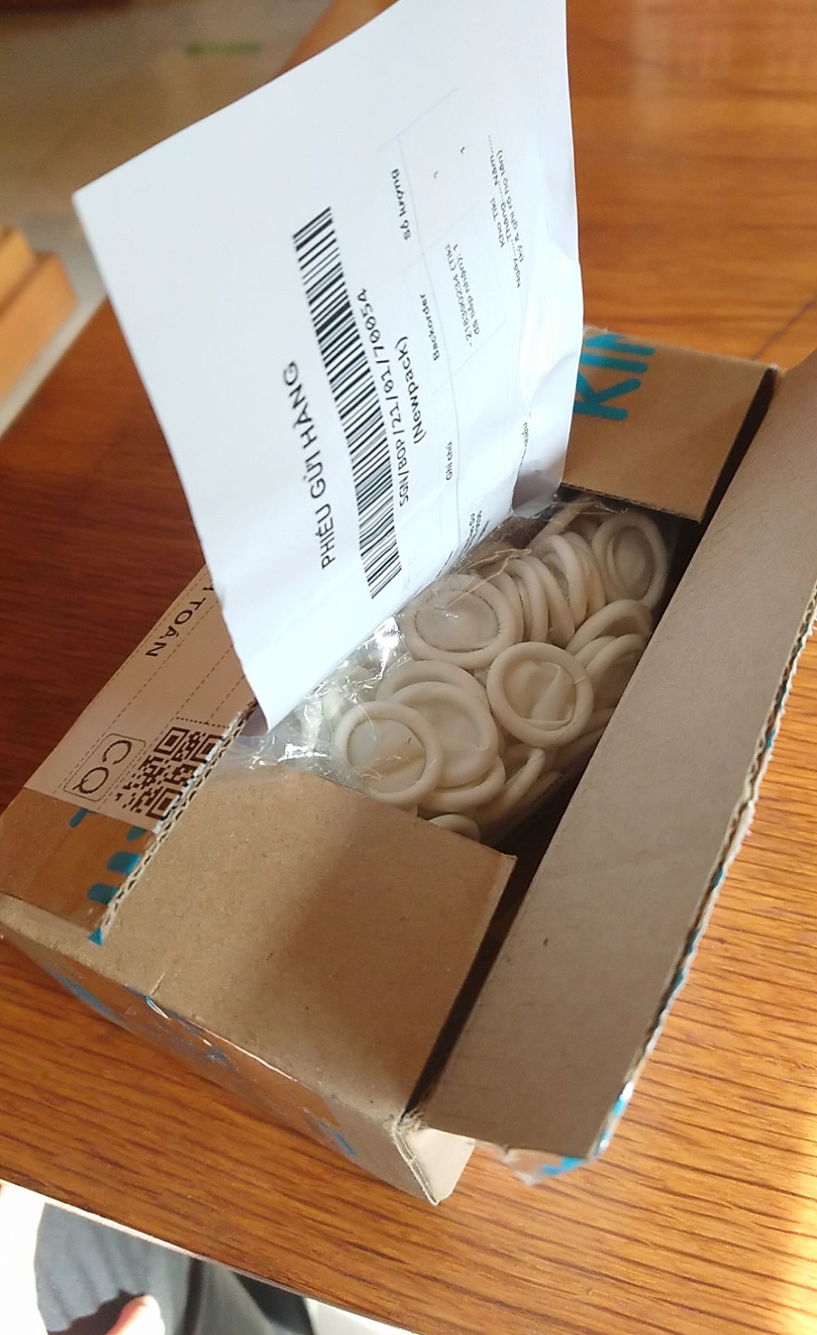 Hàng xài ổn. Giống như găng tay y tế thu nhỏ, sử dụng cho những bạn tay bị nứt mà đeo cả găng thì hâm tay.