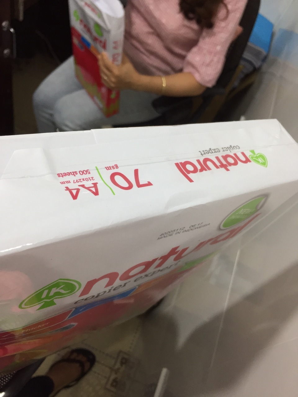 Giấy kỳ này được bọc nilong kín, cẩn thận, giấy đẹp. giao hàng nhanh
Tôi rất hài lòng!