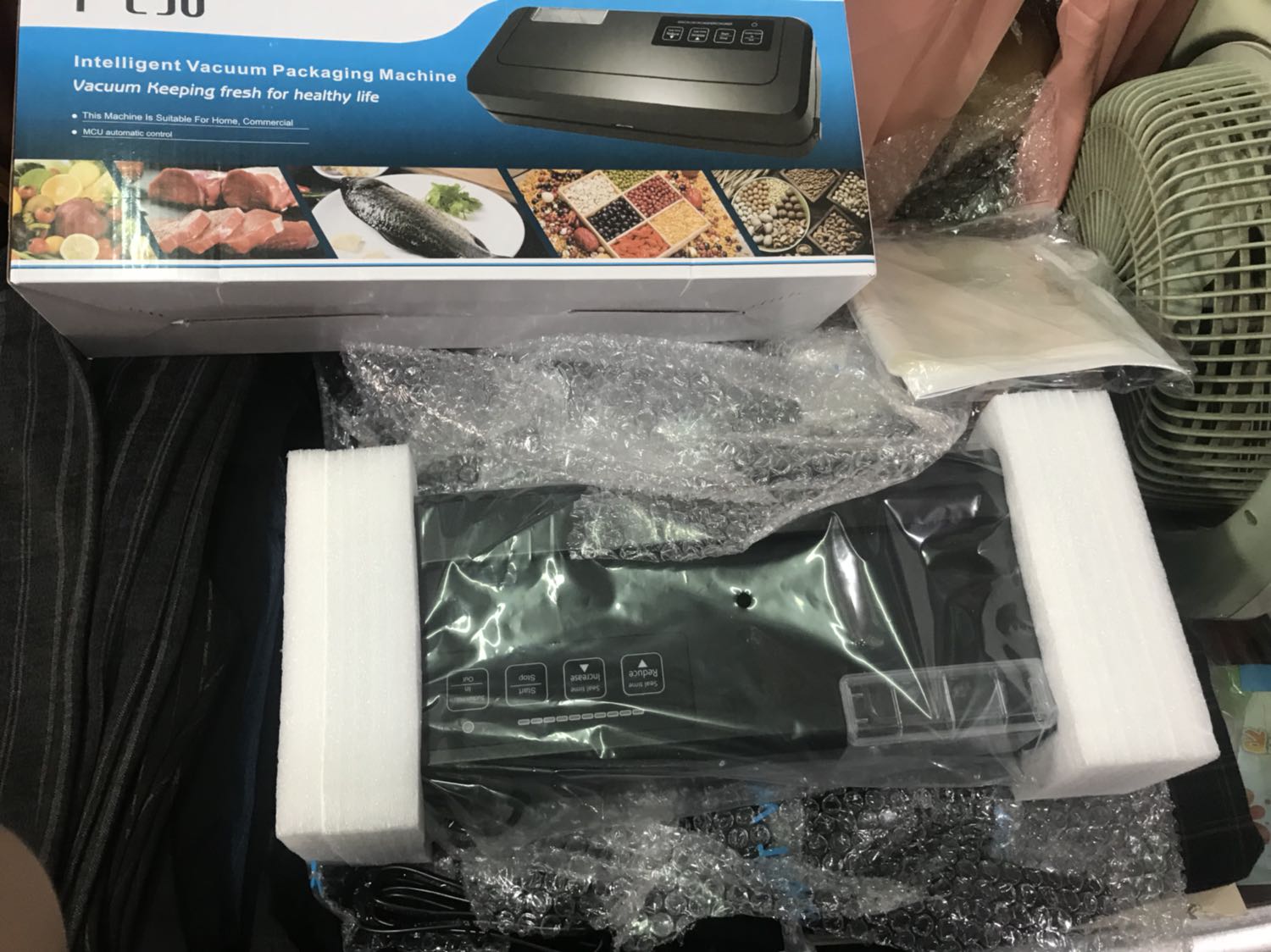 Đóng gói kỷ, máy hút ổn, chưa sài nhiều nên chưa rõ bền không. Sẽ ủng hộ shop tiếp nếu hàng sài bền tốt Đóng gói kỷ, máy hút ổn, chưa sài nhiều nên chưa rõ bền không. Sẽ ủng hộ shop tiếp nếu hàng sài bền tốt