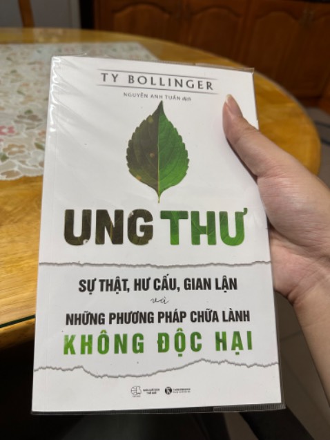 Giao hàng trong ngày, nhanh, gọn, nhưng bookcare hơi ẩu nha sốp 🥲 sách chất lượng thì k cần bàn, hơi cũ chút nhưng quan trọng là nội dung 🥰