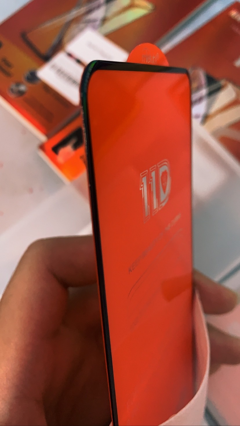 Chất lượng tốt lắm ạ, anh shipper cũng thân thiện nữa! Cường lực khá là ok ạ , dễ dán Đã dùng được hơn 2 tháng và chưa có vấn đề gì .Rất tốt, đóng gói rất cẩn thận, giao đến tay khách ko hay bị nứt như mua ở những chỗ khác , hình thức sản phầm cao cấp , giá ổn ko quá cao , nói chung mình rất thích và sẽ ủng hộ shop nữa