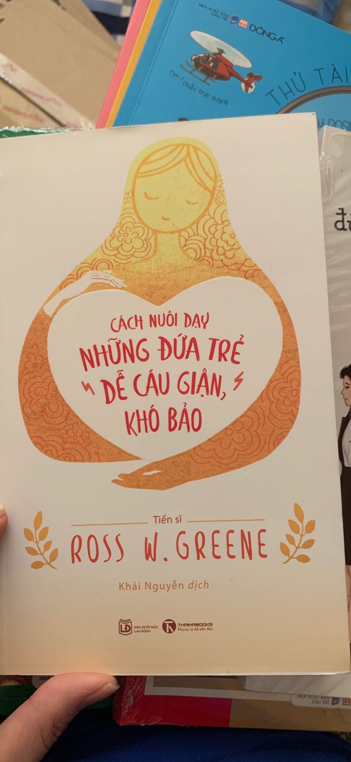 Sách mới được bọc kỹ càng