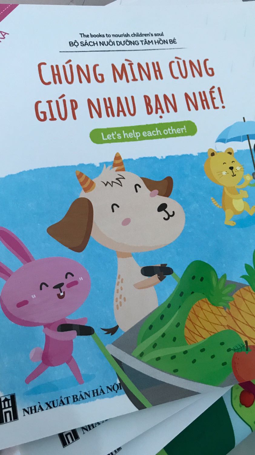 Truyện hay, màu sắc đẹp, giấy rất dày hạn chế bị rách khi bé cầm, xé.trẻ thích thú