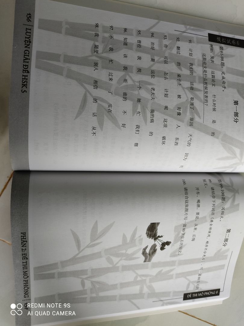 Sách hay, hướng dẫn mẹo làm bài chi tiết, giải thích đáp án kỹ, bài tập phong phú.