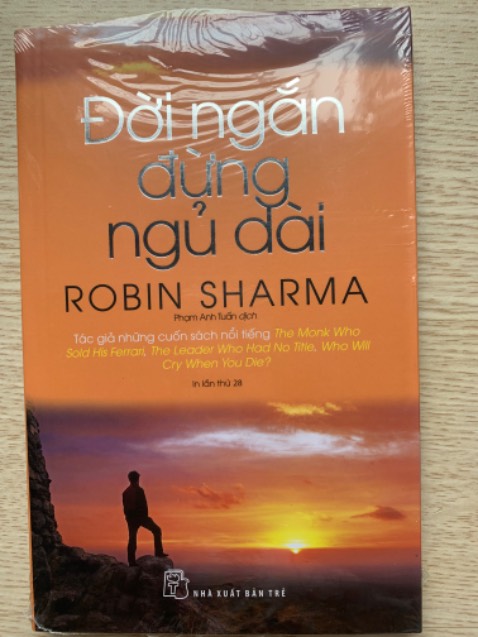 Sách đời ngắn đừng ngủ dài là 101 lời khuyên từ một chuyên gia quản lý lãnh đạo, một người bạn với những câu nói đúc kết để hình thành một cá nhân sống đẹp hơn, có ý nghĩa hơn. 101 châm ngôn sống ngắn gọn cùng những bài học dẫn chứng cuộc sống mà bạn có thể mở ra bất kỳ lúc nào.
Sách phù hợp cho mọi người, nhất là những người thuộc khối kinh tế, kinh doanh. Cảm ơn người dịch rất nhiều.
Tiki vẫn giao siêu nhanh. Bao bọc gọn vẽ, sách mới và đẹp.