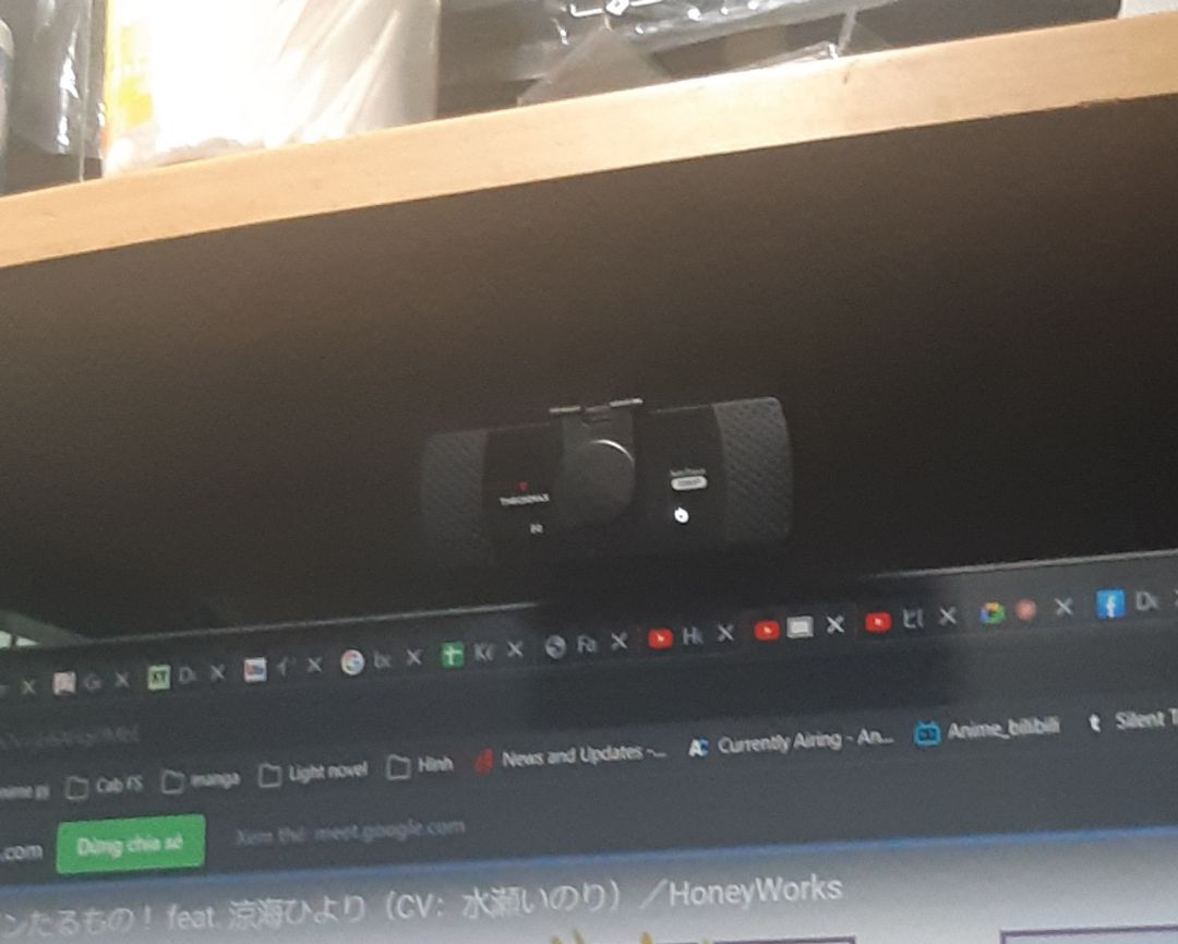sản phẩm dùng tốt, focus nhanh quá thì không như máy cơ dc, nhưng cũng ngang ngửa smart phone được