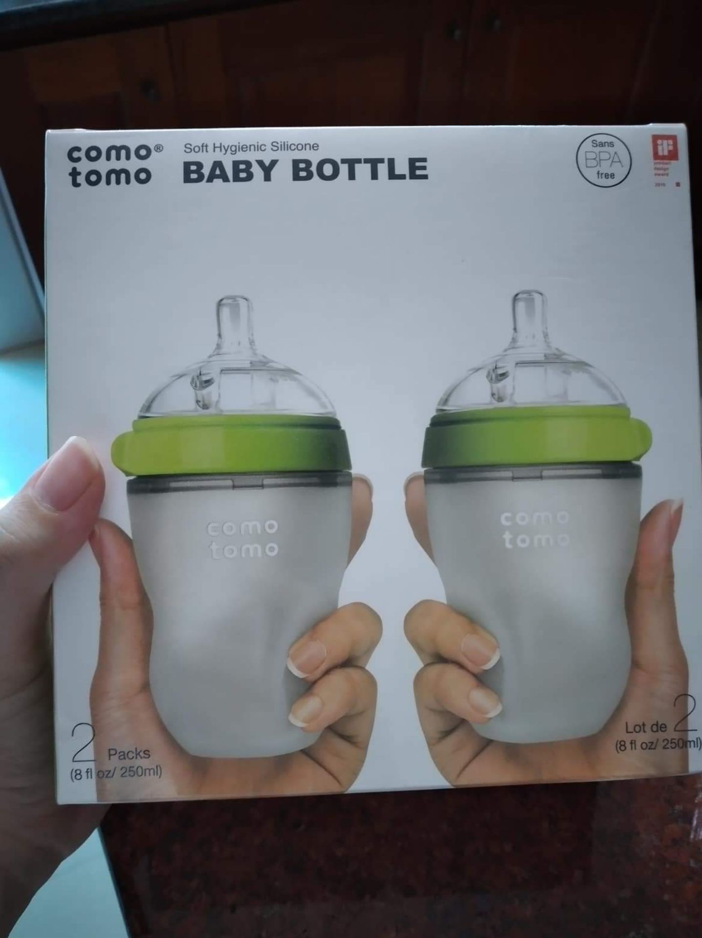 Bữa cũng vô tình lướt tiki mới biết loại bình này đọc giới thiệu hay nên mua thử. Không ngờ pé nhà mình chịu ngậm ko nhè ra như bình khác. Núm bình nhỏ và mềm, cầm bình lên là thấy ưng rồi. Sx Hàn nữa nên rất yên tâm.