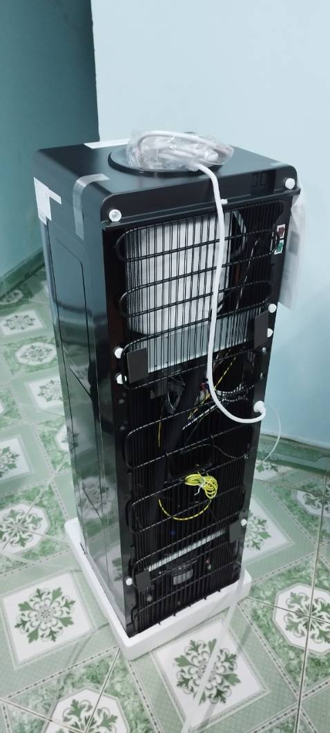 Thấy hơi ồn, không rõ là do nhà mình yên tĩnh hay do cây nước ồn nữa. Thấy cây nước Aqua ở cty có vẻ đỡ ồn hơn cây Toshiba này luôn.