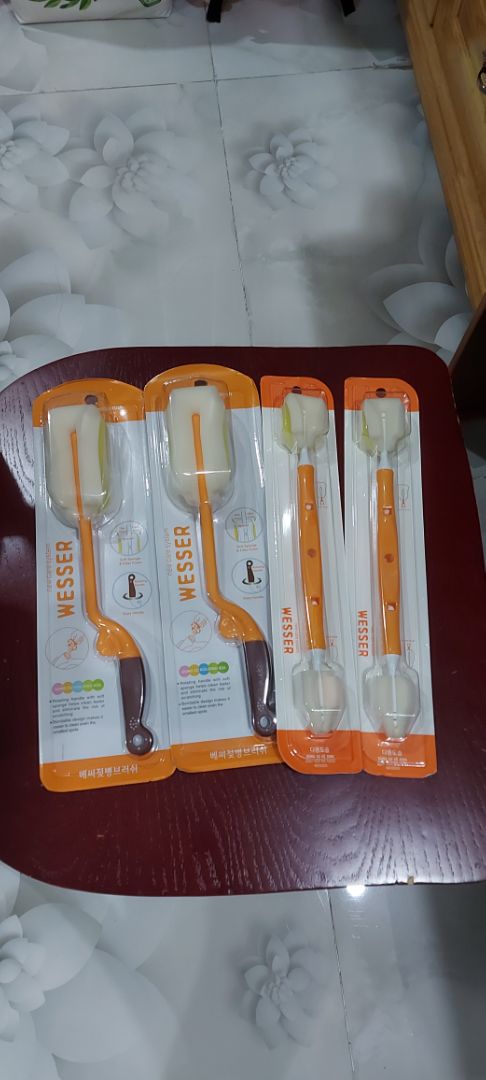 thời gian đóng và giao hàng nhanh. sp sử dụng rất thích, sạch hơn loại silicone. Loại này m có mua 1 lần rồi nhưng shop khác (nc rửa bình thay đổi mẫu thấy k yên tâm nên k mua hàng bên đó nữa). m sd 6 tháng mới hư. Xài cây này rất đáng tiền luôn!