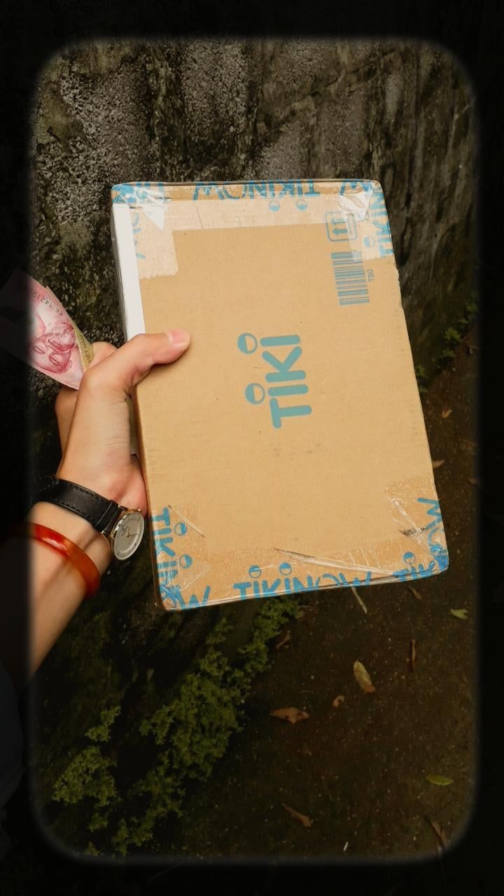 giao hàng quá nhanhh. vừa đặt trưa hôm trước, trưa hôm sau nhận được hàng rùii. tiki làm việc quá uy tín.sách hay, nội dung ổn.sẽ quay lạii muaaa tiếp ở tikiii