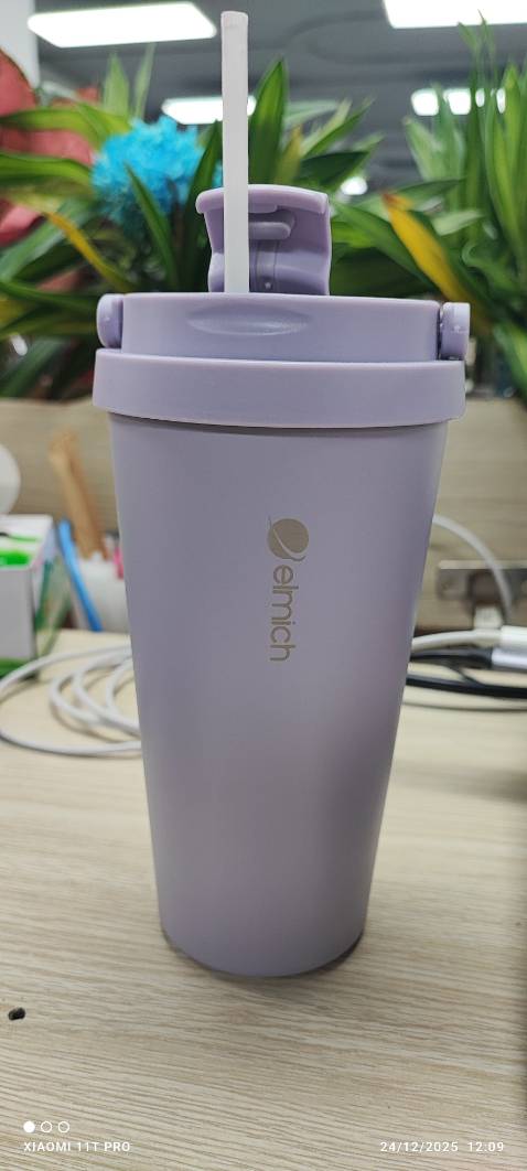 Bình ok, giá cả hợp lý, màu tím bên ngoài thiên về màu tím tro, nhạt hơn trong hình