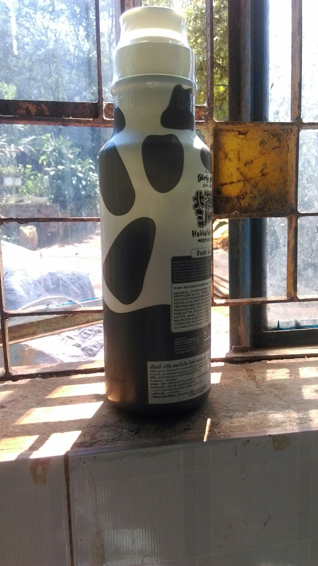 Mới nhận hàng, nên viết nhận xét xử luôn. Mình mua chai 700ml, mà hàng thì nhẹ tênh á, soi dưới nắng mình thấy chai này còn hơn nửa chai thôi. nếu mình mua 700ml với giá này mà dung tích chỉ tầm hơn 500ml, thì mình thà mua 2 chai 400ml còn hơn, nếu chai đầy hơn. Mới nhận hàng, nên viết nhận xét xử luôn. Mình mua chai 700ml, mà hàng thì nhẹ tênh á, soi dưới nắng mình thấy chai này còn hơn nửa chai thôi. nếu mình mua 700ml với giá này mà dung tích chỉ tầm hơn 500ml, thì mình thà mua 2 chai 400ml còn hơn, nếu chai đầy hơn.