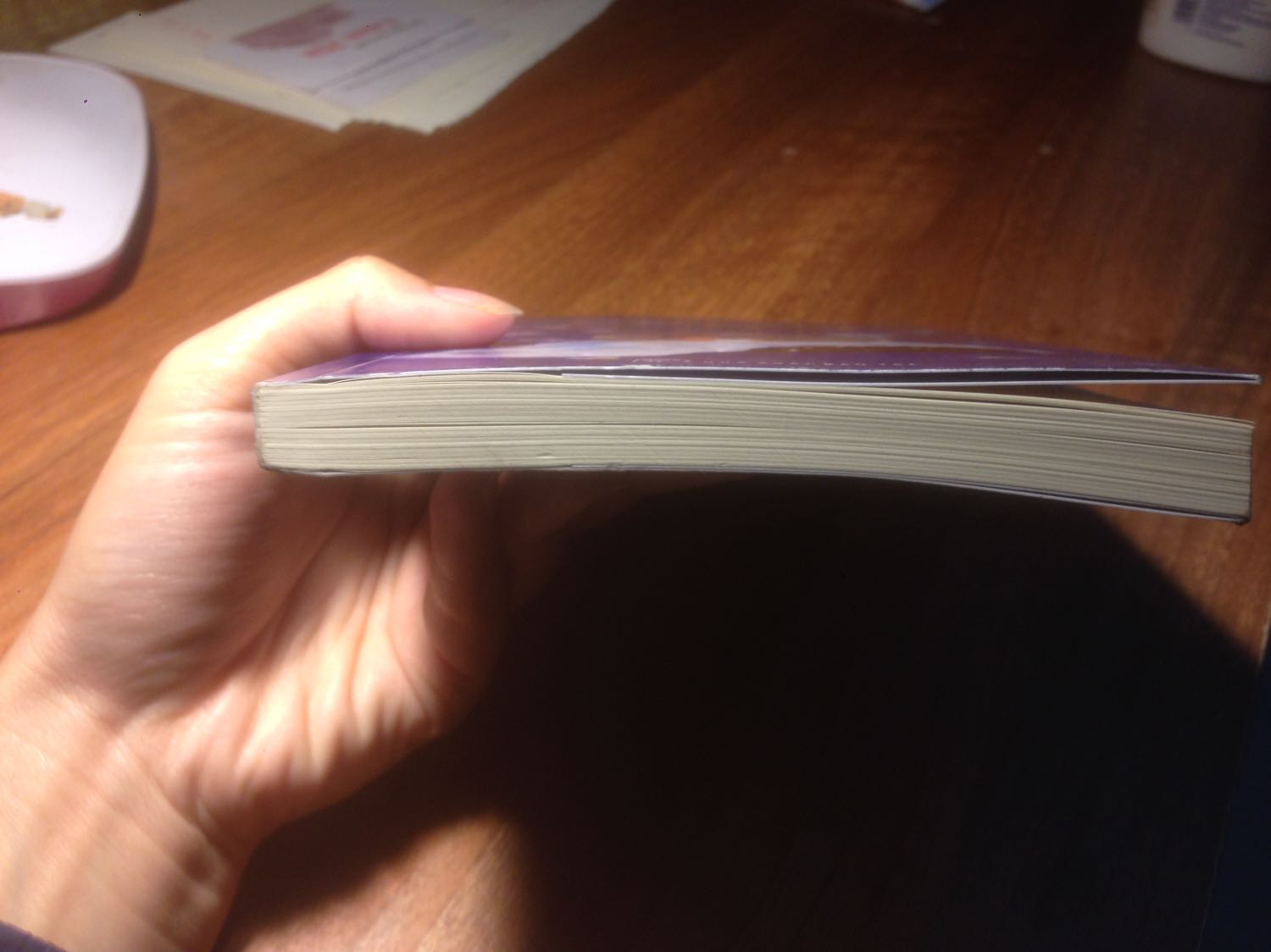 Nội dung rất hay, cốt truyện nhẹ nhàng, mình luôn đọc mỗi khi stress. Sách Tiki giao mới, nhanh không hề có lí đo nào để chê cả.