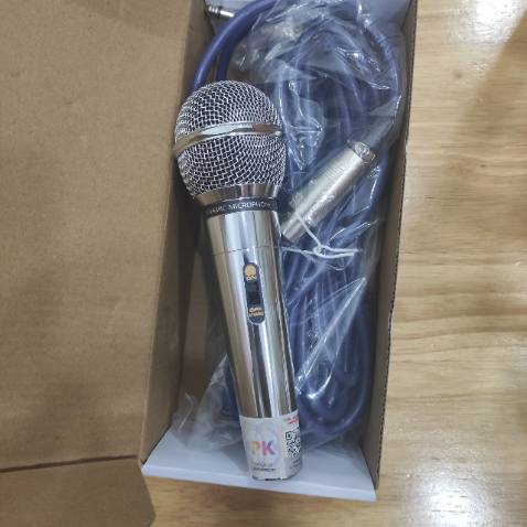 sản phẩm khá chắc chắn, cầm nặng tay, hút âm cực tốt, hàng chính hãng, giá khá rẻ sản phẩm khá chắc chắn, cầm nặng tay, hút âm cực tốt, hàng chính hãng, giá khá rẻ