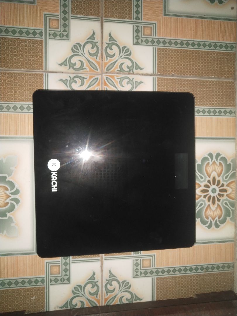 giao hàng nhanh hơn dự kiến rất nhiều. giá cả hợp lý và chất lượng, đóng gói cẩn thận. cân dùng tốt. cân này thật sự cần thiết cho những người nghiện cân huhu, tập thể dục xong cân, nhìn cân nặng giảm vô cùng tuyệt vời huhu. chúc shop làm ăn phát đạt.