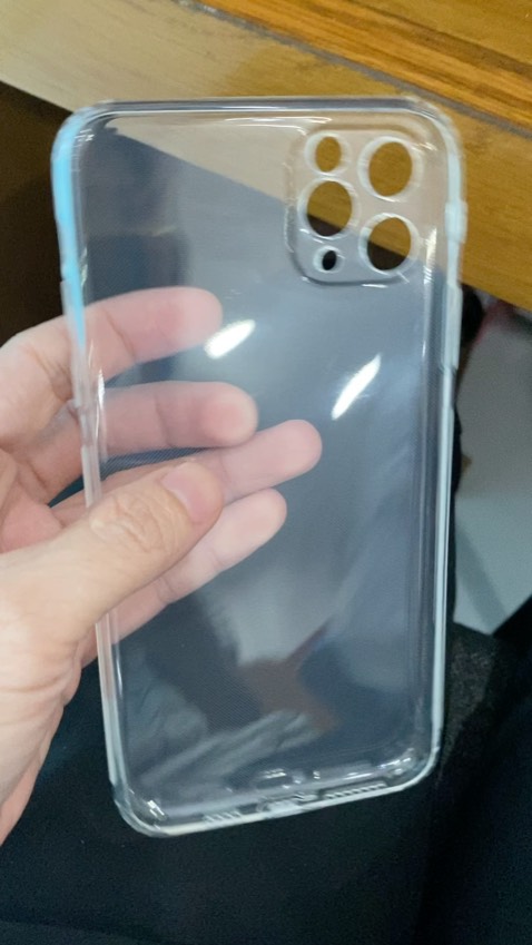 Ốp đẹp, chắc chắn, vừa máy luôn ạ :) ốm tròn nên cầm ko bị cấn tay. Nên mua nhé cả nhà