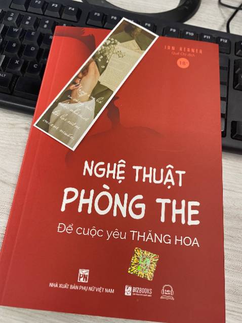 Bìa đẹp, đóng gói cẩn thận, giao hàng nhanh, nhiệt tình, còn được tặng kèm sổ tay và bookmark nhé