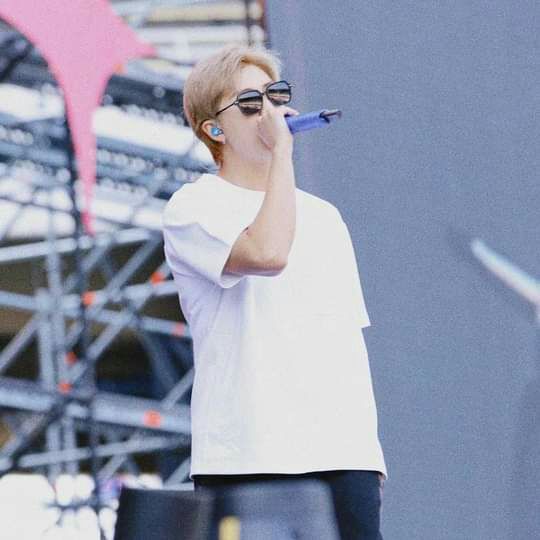 nội dung sách ok lắm nha,phù hợp cho mấy bn thi hsg và ôn thi THPT.đóng gói cẩn thận,giao hàng nhanh