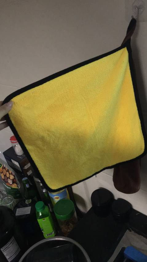 Sản phẩm đẹp, thấm hút tốt, bám bụi tốt nên lau khá sạch! Mua dùng khăn lau này giá tốt mà có khi còn xịn hơn cả mấy khăn lau mặt mua ở ngoài siêu thị ấy chứ :3 hihi