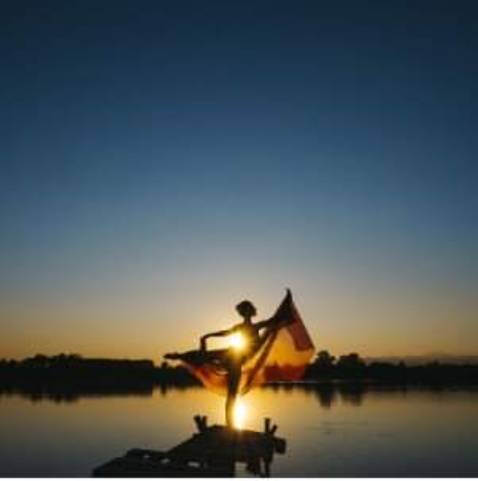 Có nhiều kiến thức, kinh nghiệm, góc nhìn hay, rút ra cho bản thân. Mình đọc sách Thái độ trước, hay quá nên kiếm thêm quyển này đọc tiếp