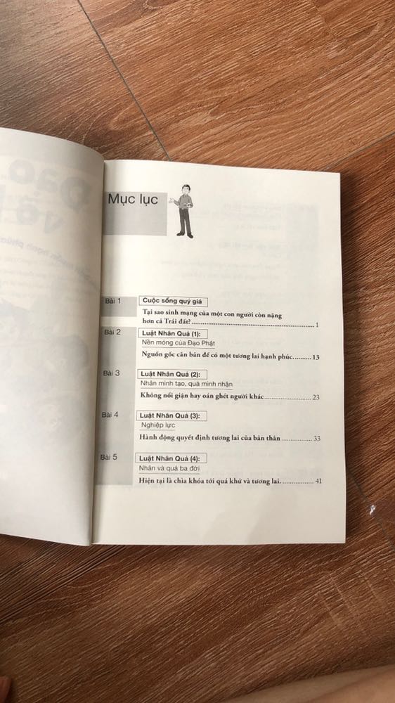 Giao hàng nhanh Shipper rất thân thiện sách bọc cẩn thận mua Trên Tiki trading giá rẻ hơn rất nhiều.